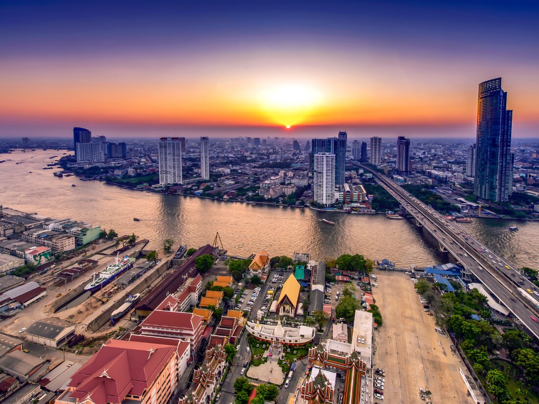 Erfahren Sie die neuesten Börsennachrichten und wirtschaftlichen Entwicklungen in Bangkok, einschließlich wichtiger Marktbewegungen und Exportkontrollen.