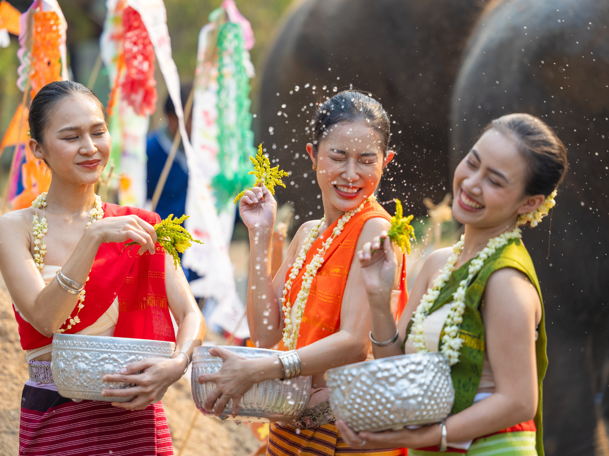 Thailändischer Star Win Methawin erobert die Mailänder Fashion-Show!