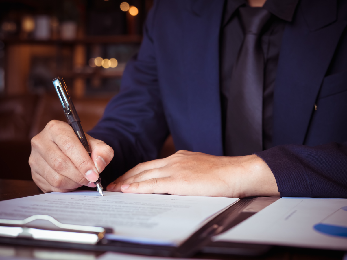 Thailand zwischen Machtkämpfen: Kompromisse gefährden die Demokratie!